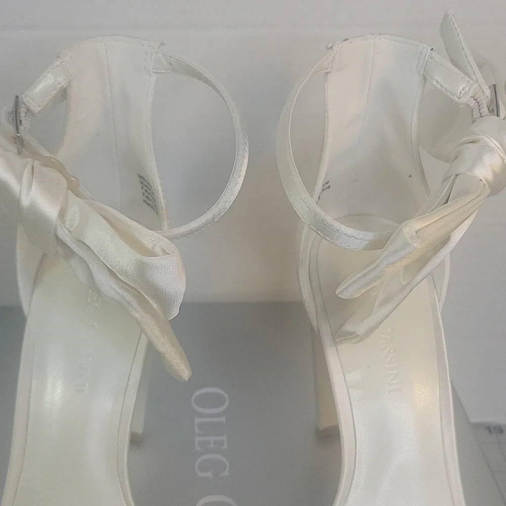 g Cassini Melania Ivory Bridal Heel Rhinestone Bow‎ Size 6 NWT